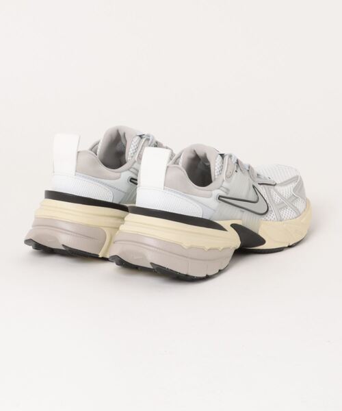NIKE（ナイキ）の「【NIKE】Nike V2K Run（スニーカー）」 - WEAR