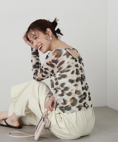 N.(N. Natural Beauty Basic)(エヌエヌナチュラルビューティーベーシック)の「◆バックデザインチュールカットソー(Tシャツ/カットソー・レディース・その他・MEDIUM)」の4枚目の写真