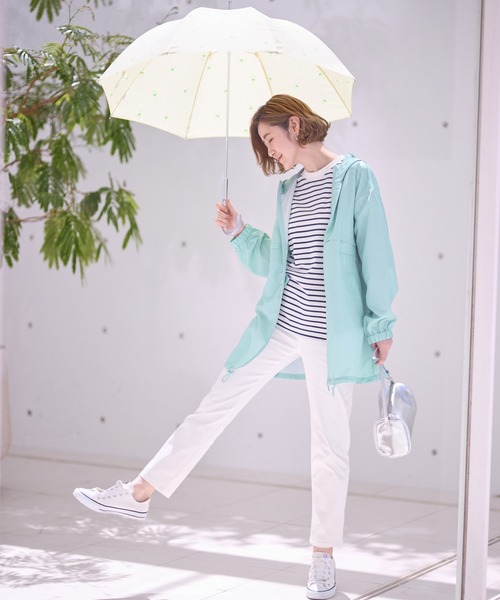BELLUNA PLUS(ベルーナ)の「はっ水加工軽量パーカー(ポーチ付)(パーカー・レディース・カーキ/ベージュ/ラベンダー/ミント・X-LARGE/LARGE/MEDIUM/SMALL)」の18枚目の写真