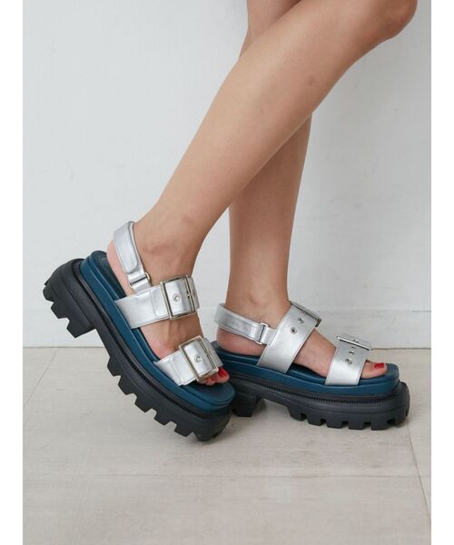 jouetie（ジュエティ）の「チャンキーソールベルトサンダル（サンダル・レディース・ブラック/シルバー・LARGE/MEDIUM）」の4枚目の写真