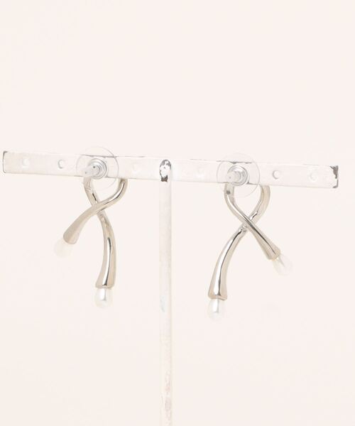 ROOM(-)の「love sign pearl pierce(ピアス(両耳用)・レディース・シルバー・FREE)」の5枚目の写真