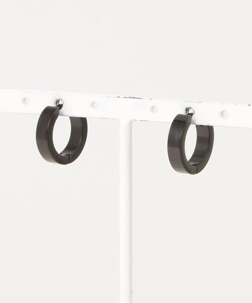 AKEL(アケル)の「【AKEL】アケル/ リングフープピアス(2個セット)/金属アレルギー対応(サージカルステンレス)(ピアス(両耳用)・メンズ・ブラック/ゴールド・FREE)」の7枚目の写真