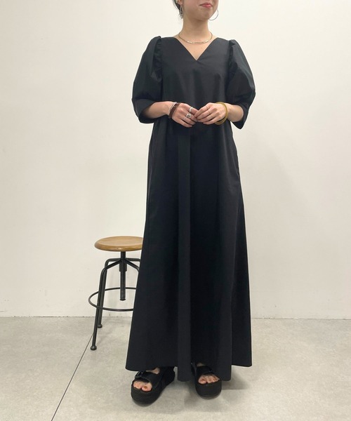 Omekashi（オメカシ）の「【WEB限定】【オケージョンにも使える！】ビッグスリーブワンピース（ワンピース・レディース・オフホワイト/ブラック/ピンク・36/38）」の13枚目の写真