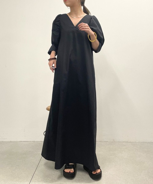 Omekashi（オメカシ）の「【WEB限定】【オケージョンにも使える！】ビッグスリーブワンピース（ワンピース・レディース・オフホワイト/ブラック/ピンク・36/38）」の12枚目の写真