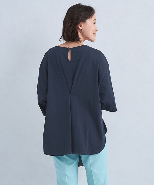 green label relaxing（グリーンレーベルリラクシング）の「KOKAGE タック ラウンドヘム プルオーバー カットソー -接触冷感・UVカット-（Tシャツ/カットソー・レディース・ベージュ/ネイビー/オフホワイト/ブラック・FREE）」の4枚目の写真