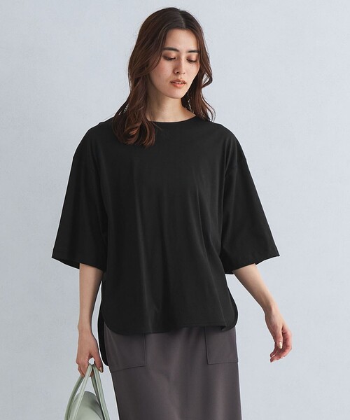 green label relaxing（グリーンレーベルリラクシング）の「KOKAGE タック ラウンドヘム プルオーバー カットソー -接触冷感・UVカット-（Tシャツ/カットソー・レディース・ベージュ/ネイビー/オフホワイト/ブラック・FREE）」の2枚目の写真