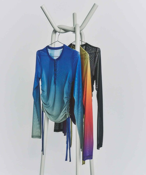 atmos pink（アトモスピンク）の「atmos pink Shirring See-through Top / アトモス ピンク シャーリング シースルー トップ（Tシャツ/カットソー・レディース・ブルー/オレンジ/ブラック・FREE）」の3枚目の写真