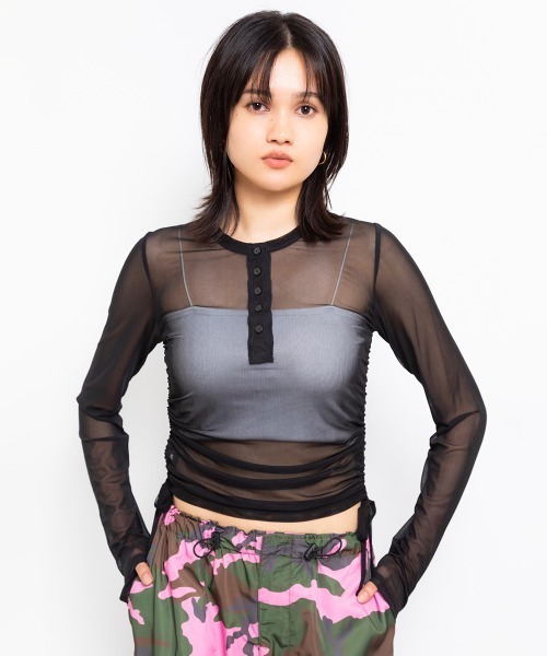 atmos pink（アトモスピンク）の「atmos pink Shirring See-through Top / アトモス ピンク シャーリング シースルー トップ（Tシャツ/カットソー・レディース・ブルー/オレンジ/ブラック・FREE）」の2枚目の写真