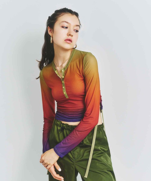 atmos pink（アトモスピンク）の「atmos pink Shirring See-through Top / アトモス ピンク シャーリング シースルー トップ（Tシャツ/カットソー・レディース・ブルー/オレンジ/ブラック・FREE）」の10枚目の写真