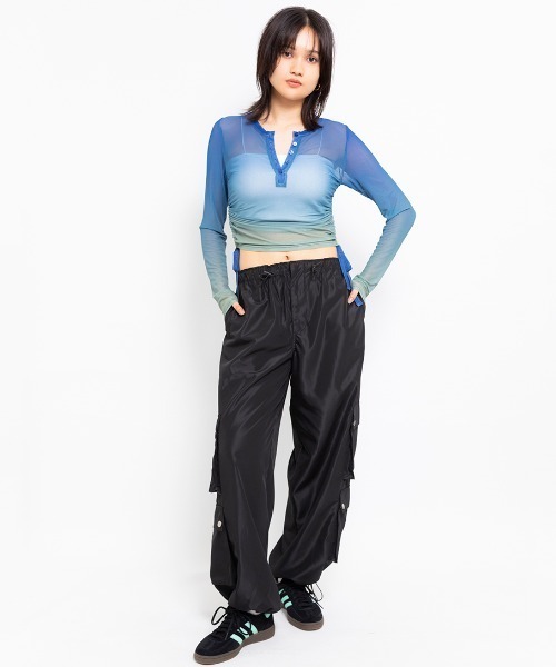 atmos pink（アトモスピンク）の「atmos pink Shirring See-through Top / アトモス ピンク シャーリング シースルー トップ（Tシャツ/カットソー・レディース・ブルー/オレンジ/ブラック・FREE）」の8枚目の写真