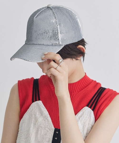 VIVIANO（ヴィヴィアーノ）の「【VIVIANO/ヴィヴィアーノ】スパンコールキャップ（キャップ・レディース・シルバー・FREE）」の3枚目の写真