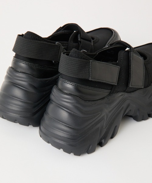 COLONY 2139（コロニートゥーワンスリーナイン）の「ベルトスニーカー（スニーカー・レディース・ブラック・SMALL/MEDIUM/LARGE）」の7枚目の写真