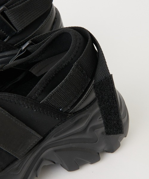 COLONY 2139（コロニートゥーワンスリーナイン）の「ベルトスニーカー（スニーカー・レディース・ブラック・SMALL/MEDIUM/LARGE）」の6枚目の写真