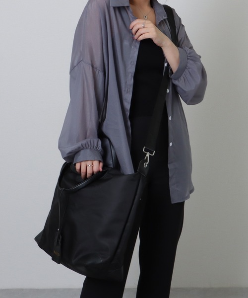 Lace Ladies(レースレディース)の「大容量 2WAY 配色 ボストン ショルダーバッグ(ボストンバッグ・レディース・ブラック/ベージュ/ピンク/グレー・FREE)」の12枚目の写真