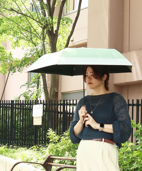 未使用　現行品　フルラ　バイカラー　UVカット　耐風傘　日本製　チャーム付き NEW極軽カーボン UVブロック 折 55cm バイカラー 日傘 雨傘 兼用