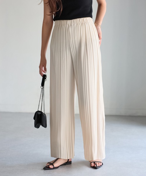 Riberry（リベリー）の「ウエストゴムプリーツセミワイドパンツ（その他パンツ・レディース・ブラック×ホワイト/ブラック/カーキ/ホワイト×ブラック/グレイッシュベージュ/グリーン/ブラウン/モカ/チャコールグレー/アイボリー・MEDIUM）」の2枚目の写真