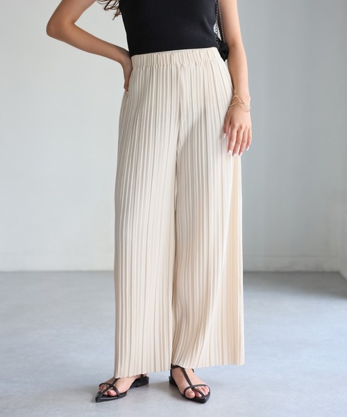 Riberry（リベリー）の「ウエストゴムプリーツセミワイドパンツ（その他パンツ・レディース・ブラック×ホワイト/ブラック/カーキ/ホワイト×ブラック/グレイッシュベージュ/グリーン/ブラウン/モカ/チャコールグレー/アイボリー・MEDIUM）」の13枚目の写真