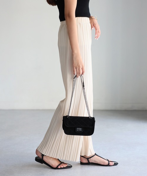 Riberry（リベリー）の「ウエストゴムプリーツセミワイドパンツ（その他パンツ・レディース・ブラック×ホワイト/ブラック/カーキ/ホワイト×ブラック/グレイッシュベージュ/グリーン/ブラウン/モカ/チャコールグレー/アイボリー・MEDIUM）」の15枚目の写真