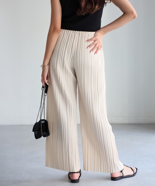 Riberry（リベリー）の「ウエストゴムプリーツセミワイドパンツ（その他パンツ・レディース・ブラック×ホワイト/ブラック/カーキ/ホワイト×ブラック/グレイッシュベージュ/グリーン/ブラウン/モカ/チャコールグレー/アイボリー・MEDIUM）」の18枚目の写真