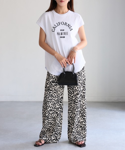 Riberry（リベリー）の「ウエストゴムプリーツセミワイドパンツ（その他パンツ・レディース・ブラック×ホワイト/ブラック/カーキ/ホワイト×ブラック/グレイッシュベージュ/グリーン/ブラウン/モカ/チャコールグレー/アイボリー・MEDIUM）」の11枚目の写真