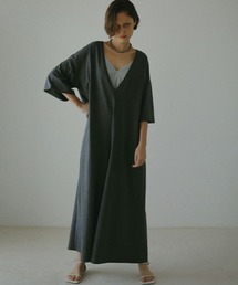 ETRE TOKYO（エトレトウキョウ）の「Vネックリラクシーオールインワン