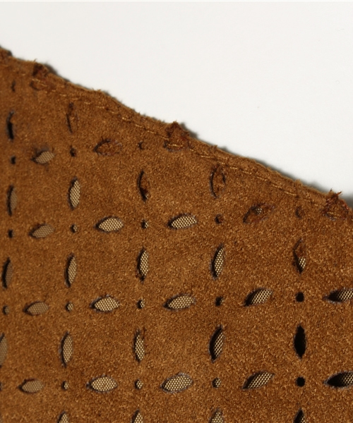 CIAOPANIC（チャオパニック）の「【Ciaopanic】　スエードキャミソール（シャツ/ブラウス・レディース・キャメル/カーキ/ベージュ・FREE）」の12枚目の写真