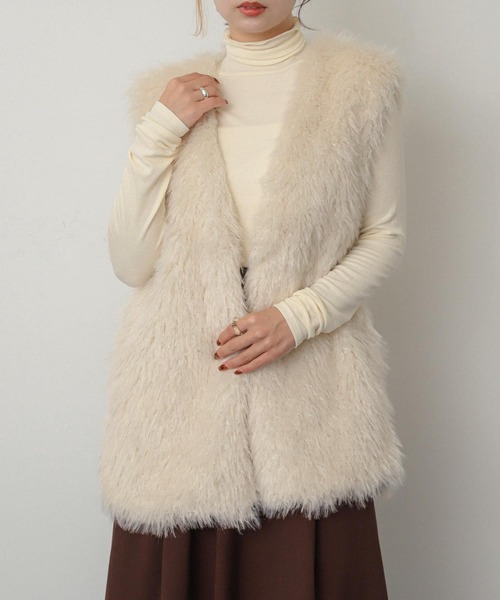 SENSE OF PLACE by URBAN RESEARCH(センスオブプレイスバイアーバンリサーチ)の「ロングファーベスト(ベスト・レディース・ブラウン/アイボリー/グレー・ONE)」の2枚目の写真