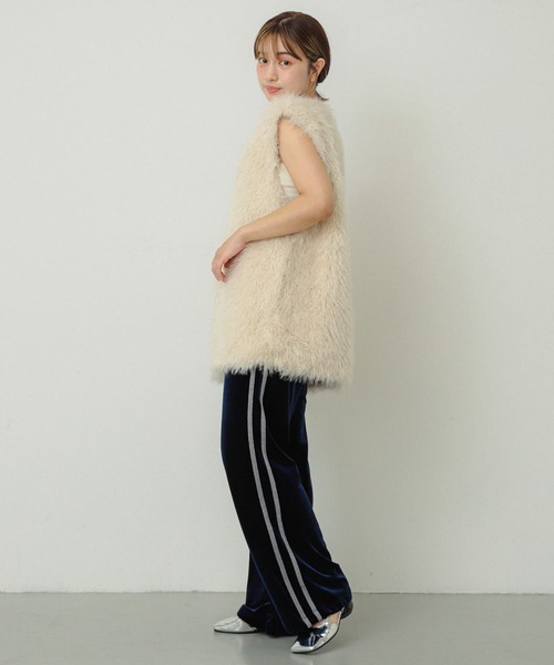 SENSE OF PLACE by URBAN RESEARCH(センスオブプレイスバイアーバンリサーチ)の「ロングファーベスト(ベスト・レディース・ブラウン/アイボリー/グレー・ONE)」の21枚目の写真