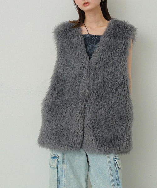 SENSE OF PLACE by URBAN RESEARCH(センスオブプレイスバイアーバンリサーチ)の「ロングファーベスト(ベスト・レディース・ブラウン/アイボリー/グレー・ONE)」の9枚目の写真