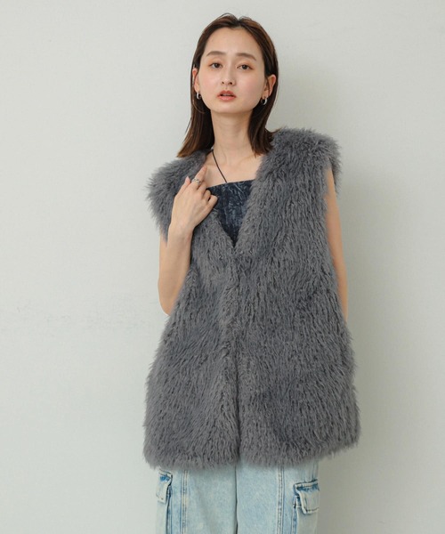 SENSE OF PLACE by URBAN RESEARCH(センスオブプレイスバイアーバンリサーチ)の「ロングファーベスト(ベスト・レディース・ブラウン/アイボリー/グレー・ONE)」の8枚目の写真