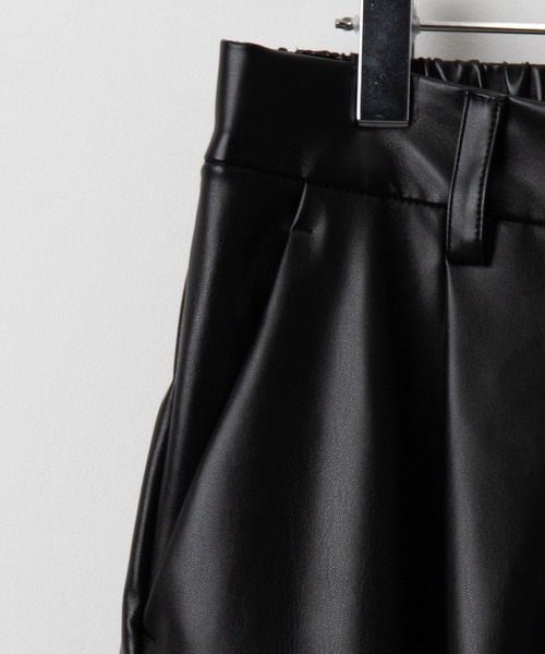 LUCY（ルーシー）の「LUCY/エコレザーカーゴスラックス（スラックス・メンズ・ブラック・LARGE/MEDIUM）」の13枚目の写真