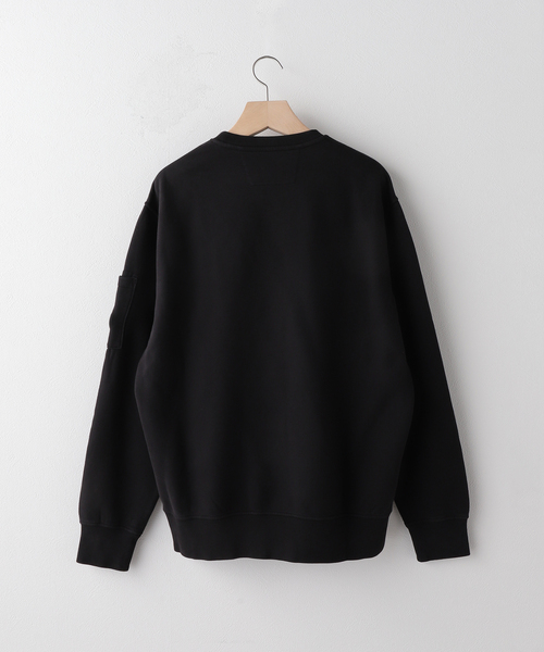 C.P. COMPANY(シーピーカンパニー)の「【C.P. Company / シーピーカンパニー】CREW NECK BRSD EMRZD DGNL FLEECE(スウェット・メンズ・ブラック・SMALL/MEDIUM)」の2枚目の写真