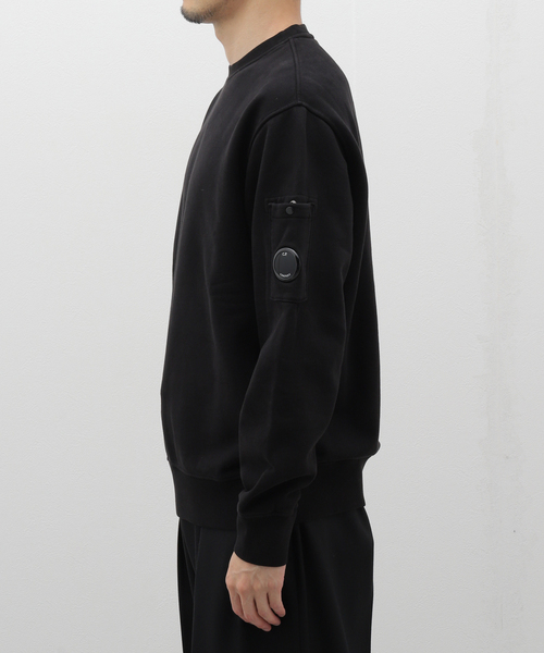 C.P. COMPANY(シーピーカンパニー)の「【C.P. Company / シーピーカンパニー】CREW NECK BRSD EMRZD DGNL FLEECE(スウェット・メンズ・ブラック・SMALL/MEDIUM)」の15枚目の写真