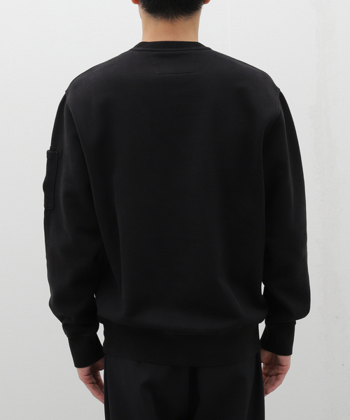 C.P. COMPANY(シーピーカンパニー)の「【C.P. Company / シーピーカンパニー】CREW NECK BRSD EMRZD DGNL FLEECE(スウェット・メンズ・ブラック・SMALL/MEDIUM)」の16枚目の写真