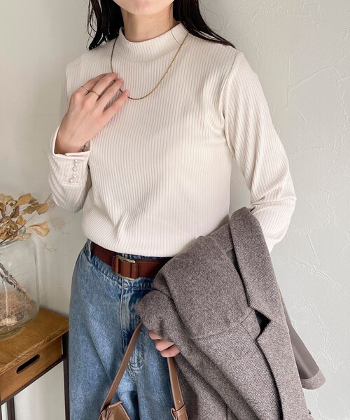 fredy emue（フレディエミュ）の「袖口パールリブモックネックプルオーバー（その他トップス・レディース・ブラック/オフホワイト/キャメル/ライトグレー・38）」の11枚目の写真