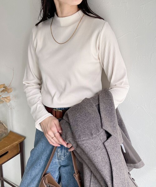 fredy emue（フレディエミュ）の「袖口パールリブモックネックプルオーバー（その他トップス・レディース・ブラック/オフホワイト/キャメル/ライトグレー・38）」の12枚目の写真