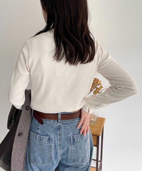 fredy emue（フレディエミュ）の「袖口パールリブモックネックプルオーバー（その他トップス・レディース・ブラック/オフホワイト/キャメル/ライトグレー・38）」の14枚目の写真