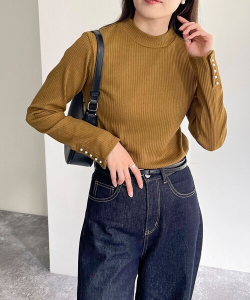 fredy emue（フレディエミュ）の「袖口パールリブモックネックプルオーバー（その他トップス・レディース・ブラック/オフホワイト/キャメル/ライトグレー・38）」の22枚目の写真