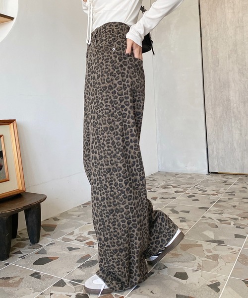 優里着用　レオパード柄カジュアルパンツ LOULOU select（ルルセレクト）の「レオパード柄ワイドパンツ