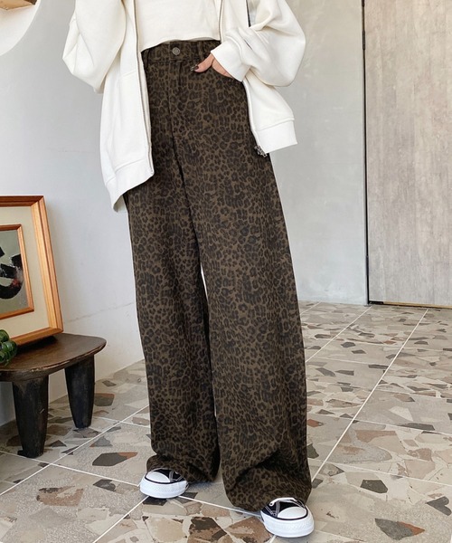 優里着用　レオパード柄カジュアルパンツ LOULOU select（ルルセレクト）の「レオパード柄ワイドパンツ