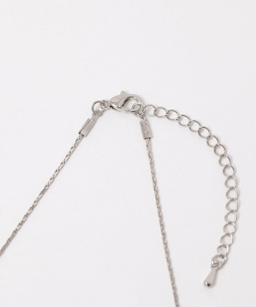 FOREVER 21(フォーエバー トゥエンティーワン)の「リボンネックレス(ネックレス・レディース・シルバー・FREE)」の3枚目の写真