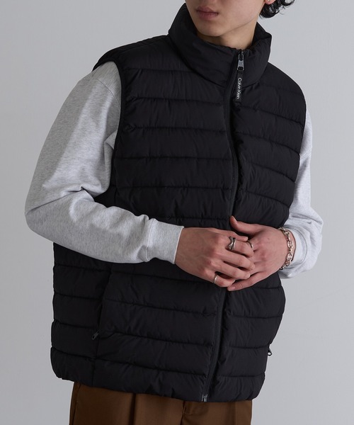 Calvin Klein(カルバン・クライン)の「【Calvin Klein】CM355480 Stretch Puffer Vest(ダウンベスト・メンズ・ブラック/ダークグレー・M/L/XL/S)」の4枚目の写真