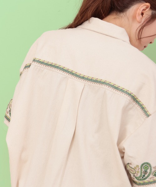チチカカ(チチカカ)の「Rico ライトデニムペイズリー刺繍シャツ(シャツ/ブラウス・レディース・ブルー/オフホワイト/インディゴブルー・FREE)」の6枚目の写真
