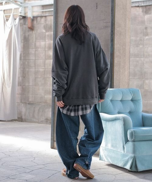 PBLIM(ページボーイリム)の「《UNISEX》プックリロゴスウェット(スウェット・レディース・アイボリー/パープル/スミクロ/ブルー・MEDIUM/LARGE)」の8枚目の写真