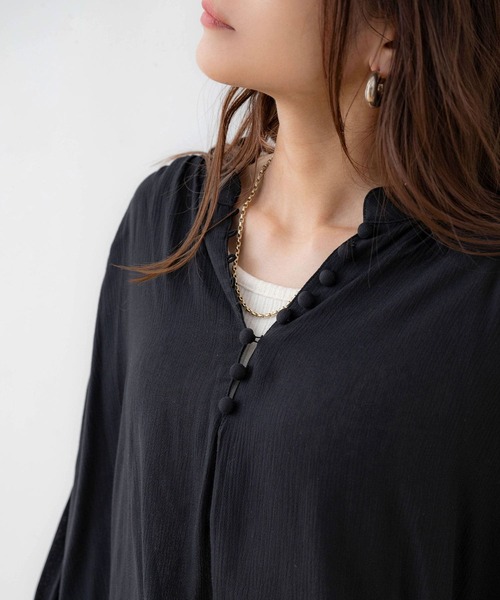 NOAHL（ノアル）の「【NOAHL】くるみボタン楊柳ボリュームブラウス（シャツ/ブラウス・レディース・アイボリー/ブラック・FREE）」の5枚目の写真