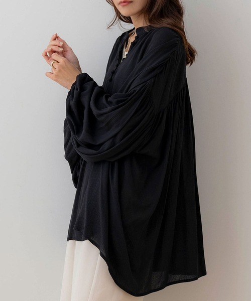 NOAHL（ノアル）の「【NOAHL】くるみボタン楊柳ボリュームブラウス（シャツ/ブラウス・レディース・アイボリー/ブラック・FREE）」の8枚目の写真