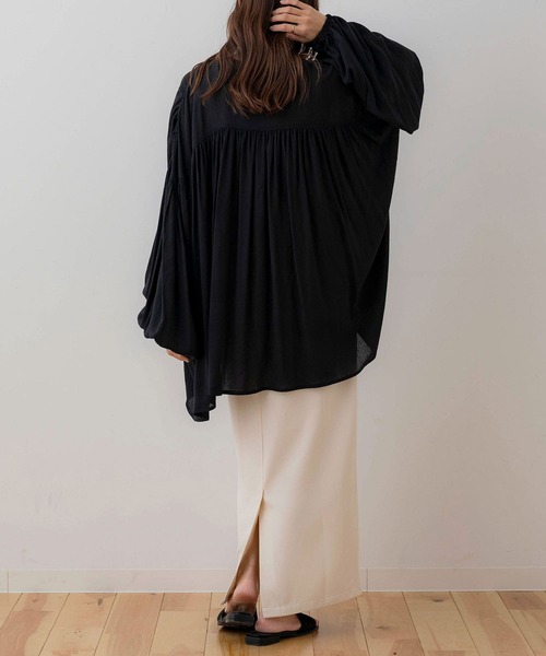 NOAHL（ノアル）の「【NOAHL】くるみボタン楊柳ボリュームブラウス（シャツ/ブラウス・レディース・アイボリー/ブラック・FREE）」の12枚目の写真