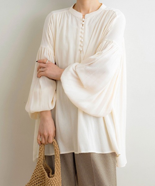 NOAHL（ノアル）の「【NOAHL】くるみボタン楊柳ボリュームブラウス（シャツ/ブラウス・レディース・アイボリー/ブラック・FREE）」の17枚目の写真
