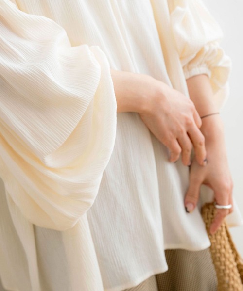 NOAHL（ノアル）の「【NOAHL】くるみボタン楊柳ボリュームブラウス（シャツ/ブラウス・レディース・アイボリー/ブラック・FREE）」の18枚目の写真