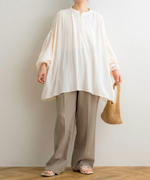 NOAHL（ノアル）の「【NOAHL】くるみボタン楊柳ボリュームブラウス（シャツ/ブラウス・レディース・アイボリー/ブラック・FREE）」の21枚目の写真